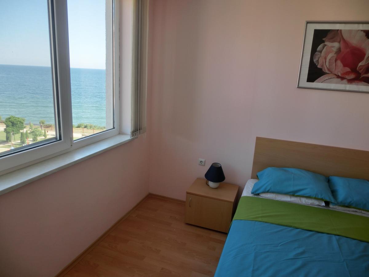 Sea View Panorama Apartment On Complex With Pools And Beach, Sveti Vlas Exterior photo
