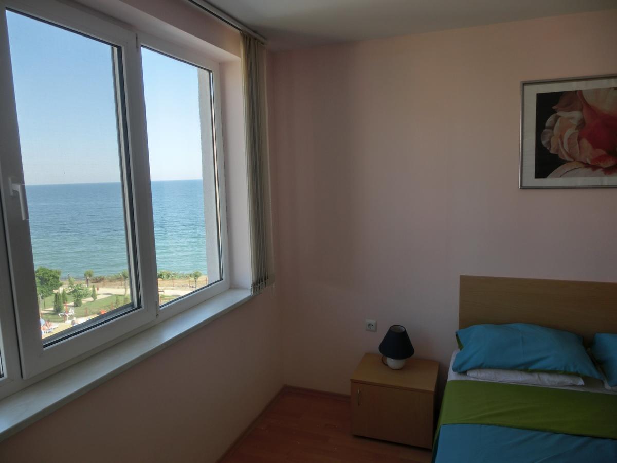 Sea View Panorama Apartment On Complex With Pools And Beach, Sveti Vlas Exterior photo
